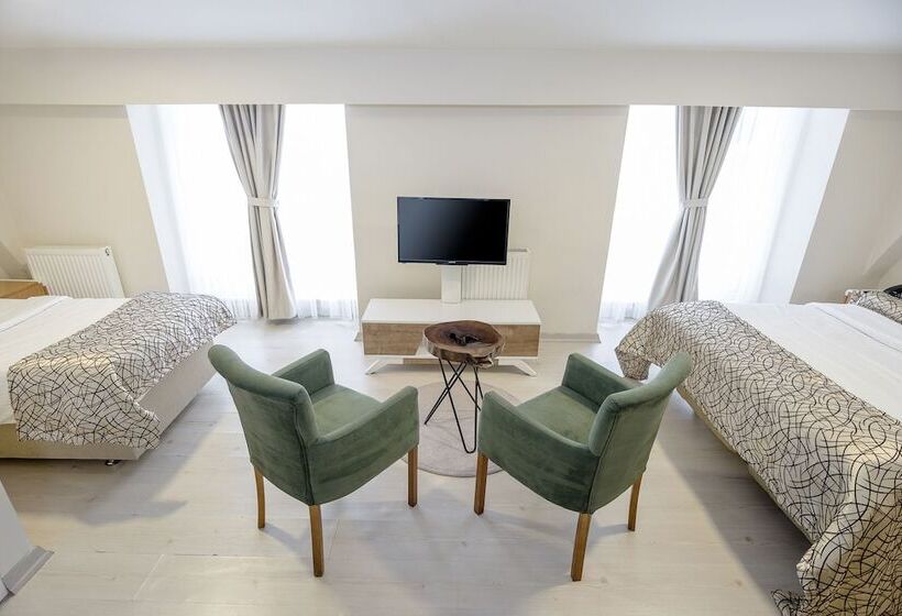 The Corner Inn Hotels By Suit