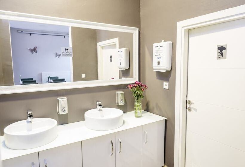 The Corner Inn Hotels By Suit