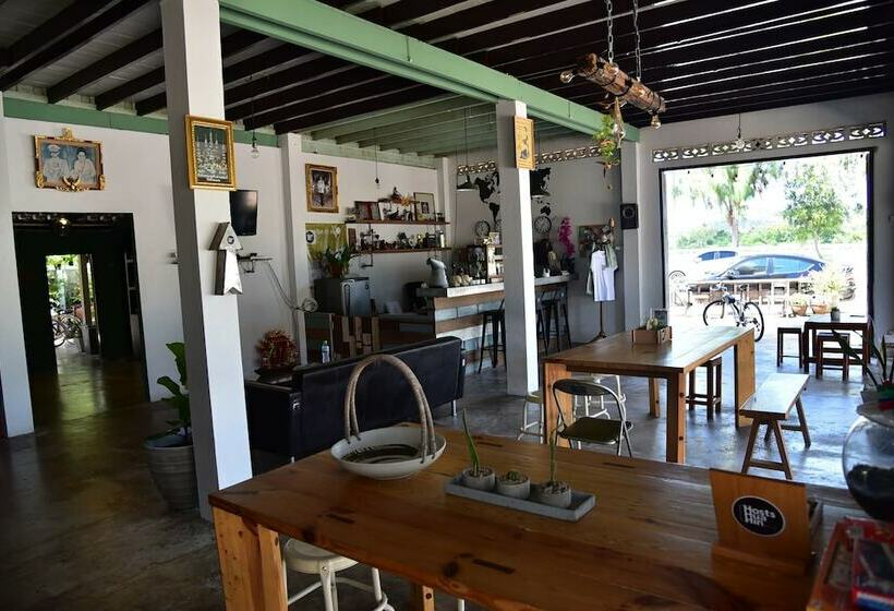 Hotel Hosts Huahin Hostel