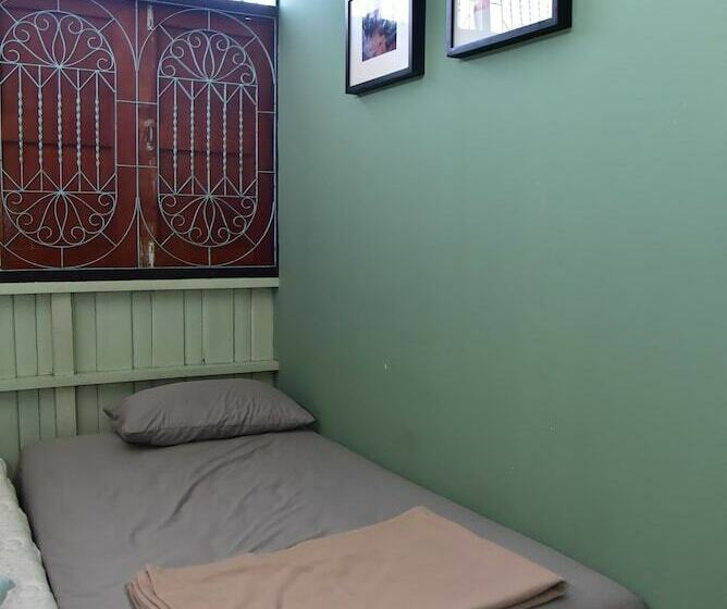 Hotel Hosts Huahin Hostel