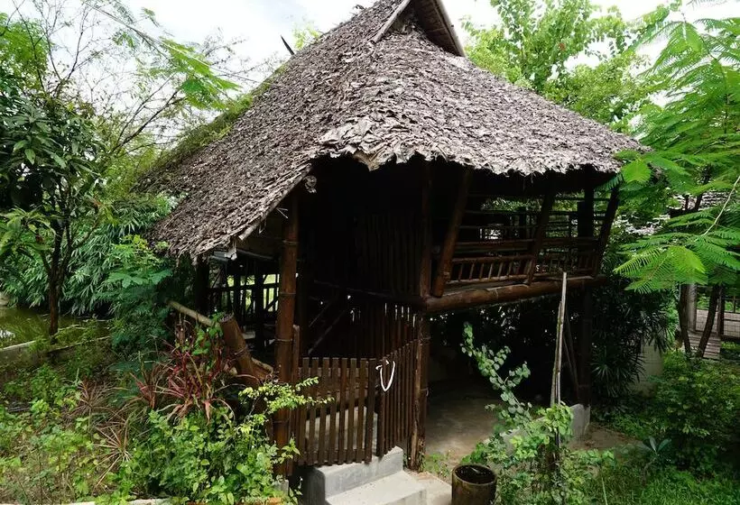هتل Jiang Lha Village