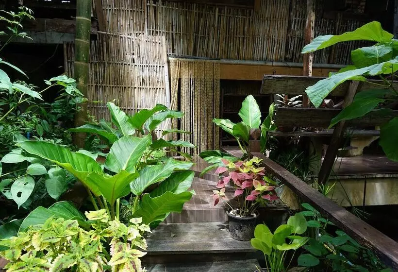 هتل Jiang Lha Village