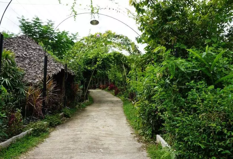 هتل Jiang Lha Village