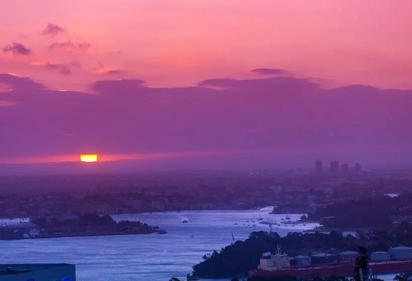Hotelli Meriton Suites North Sydney