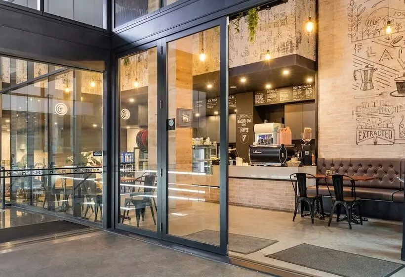 Hotelli Meriton Suites North Sydney