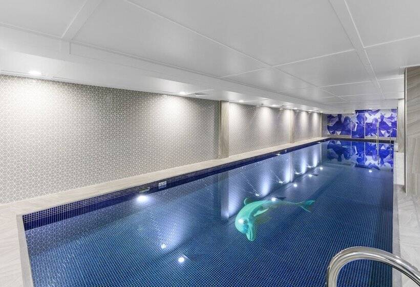 فندق Meriton Suites North Sydney