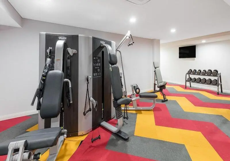 ホテル Meriton Suites North Sydney