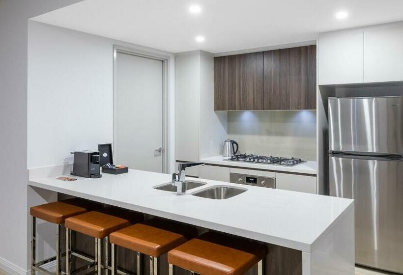 호텔 Meriton Suites Southport