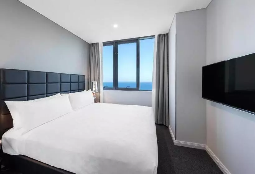 ホテル Meriton Suites Southport
