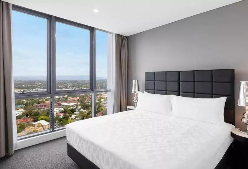 ホテル Meriton Suites Southport