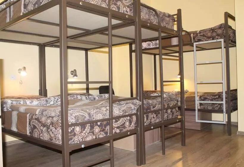 هتل Old Yerevan Hostel & Tours