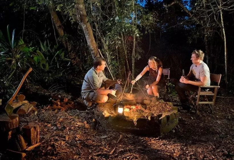 Hotelli Sharlynn By The River