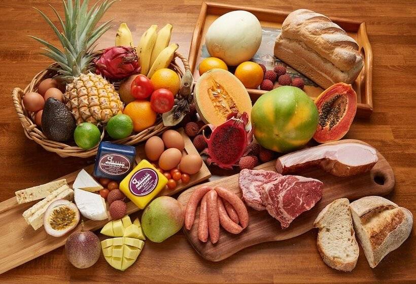 Отель Sharlynn By The River