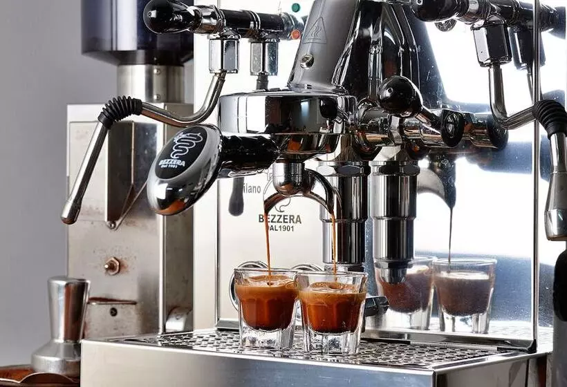 Hotelli Sharlynn By The River