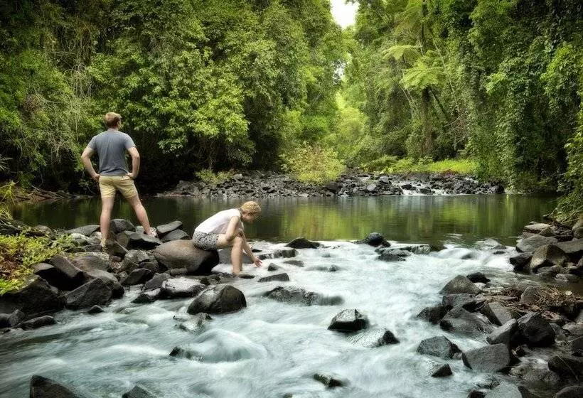 Hotelli Sharlynn By The River