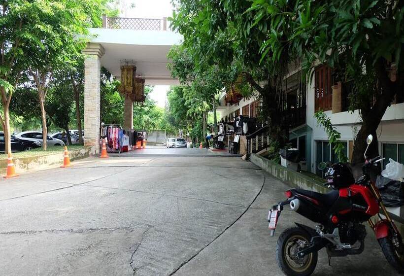 Hotel Sirinart Garden