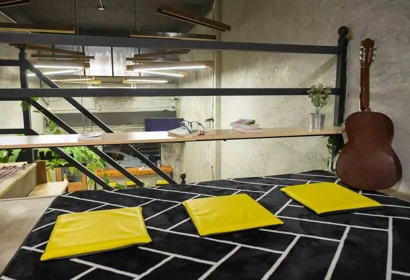 هتل Sleepcase Hostel