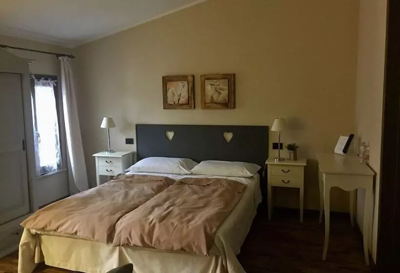 Hotelli Agriturismo Corte Rocca