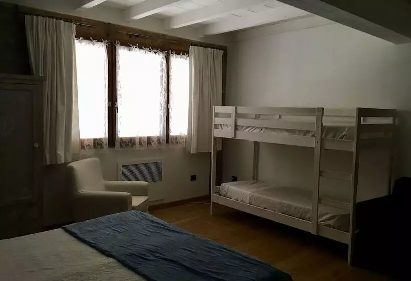 Hotelli Agriturismo Corte Rocca