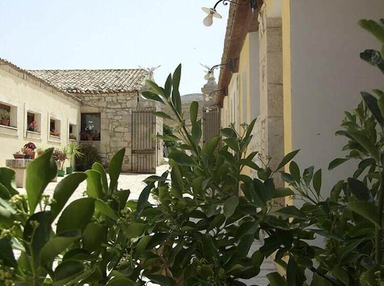 فندق Antica Cascina Resort