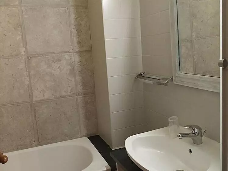 هتل Chambres D'hôtes Anousta