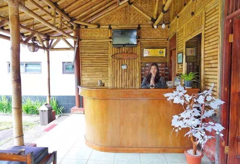 Hotelli Grand Pesona Ksatria By Issota