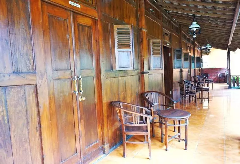 Hotelli Grand Pesona Ksatria By Issota