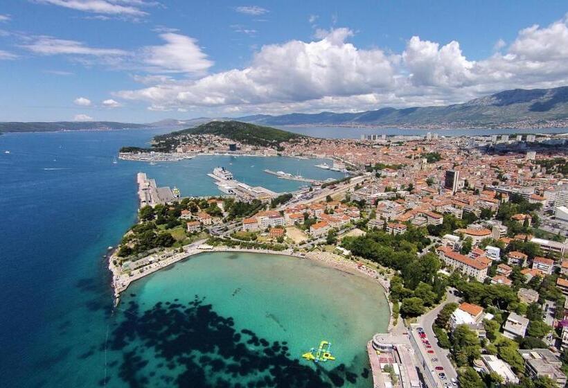 Hotel Rooms With Wifi Split   18094