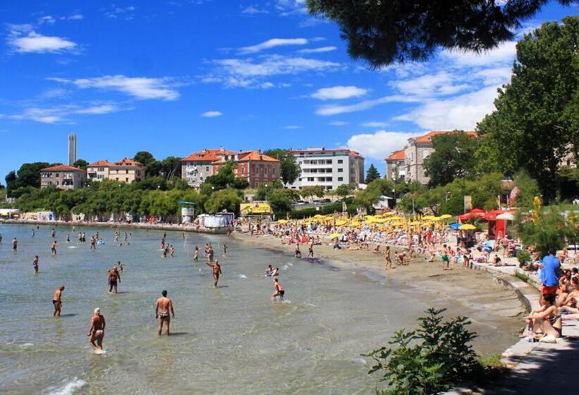 Hotel Rooms With Wifi Split   18094