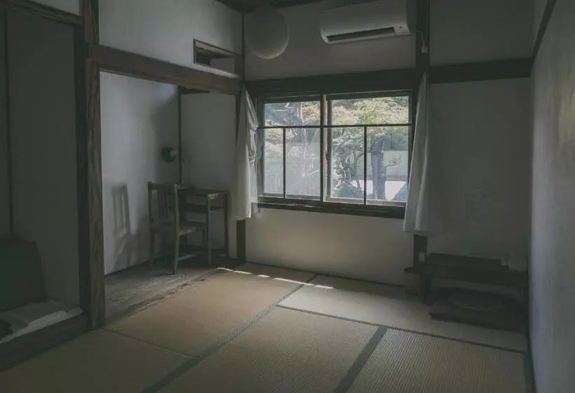 ホテル Nari Nuttari Nari