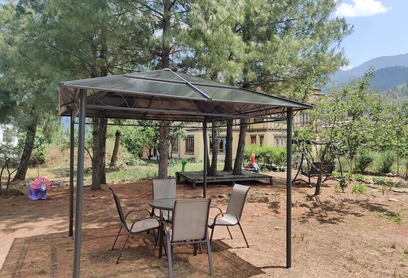 هتل Nirvana Lodge