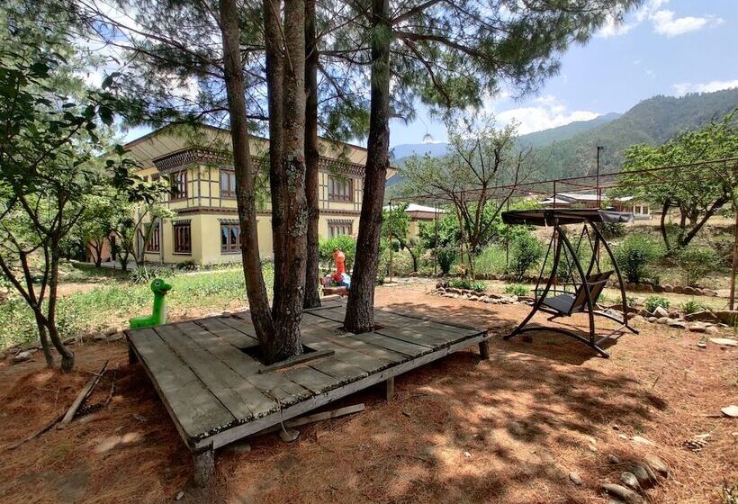 هتل Nirvana Lodge