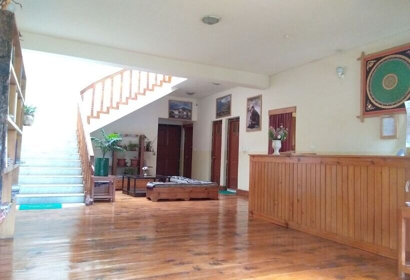 هتل Nirvana Lodge