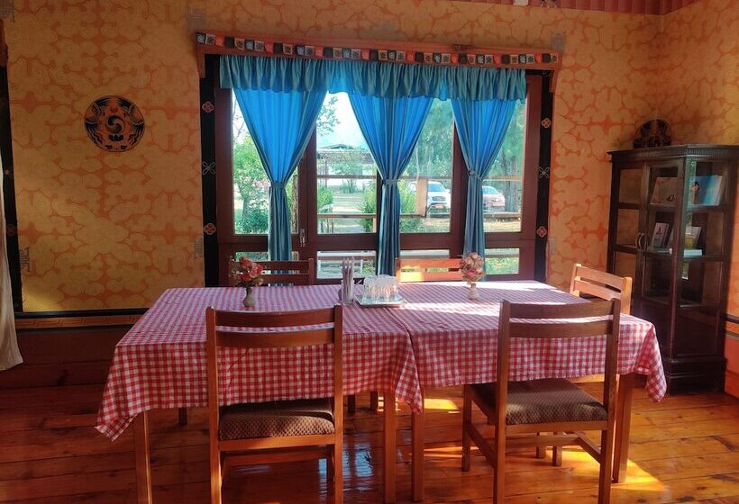 هتل Nirvana Lodge