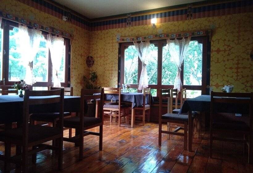 هتل Nirvana Lodge