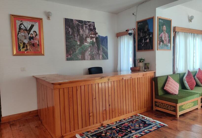 هتل Nirvana Lodge