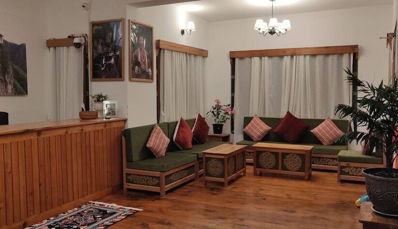 هتل Nirvana Lodge