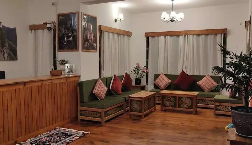 هتل Nirvana Lodge