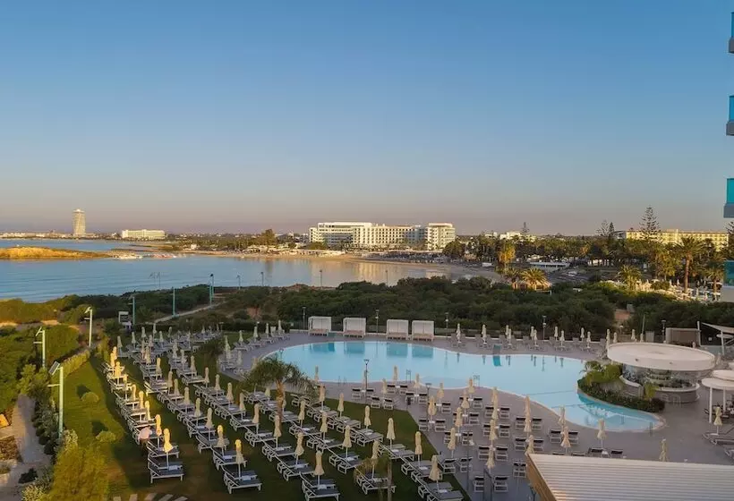 Hotelli Nissiblu Beach Resort