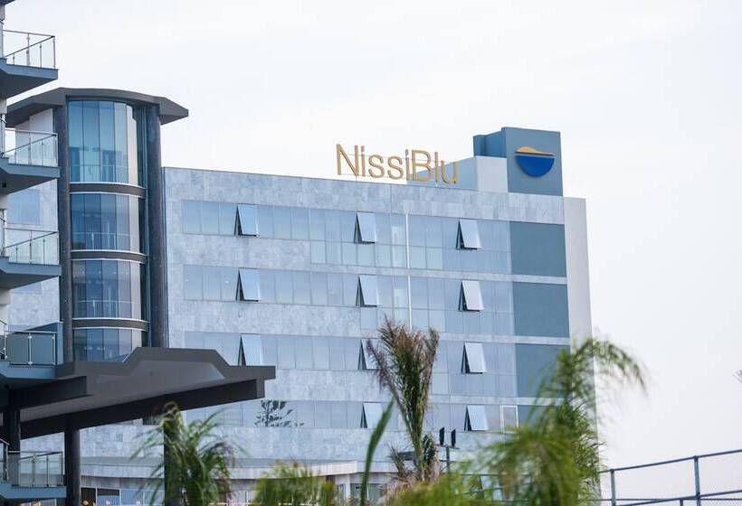 בית מלון כפרי Nissiblu Beach Resort