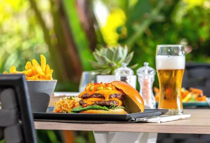 Hotelli Nissiblu Beach Resort