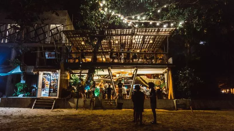 هتل Outpost Beach Hostel   Adults Only
