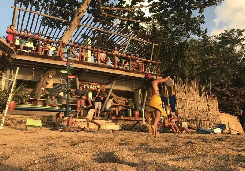 هتل Outpost Beach Hostel   Adults Only