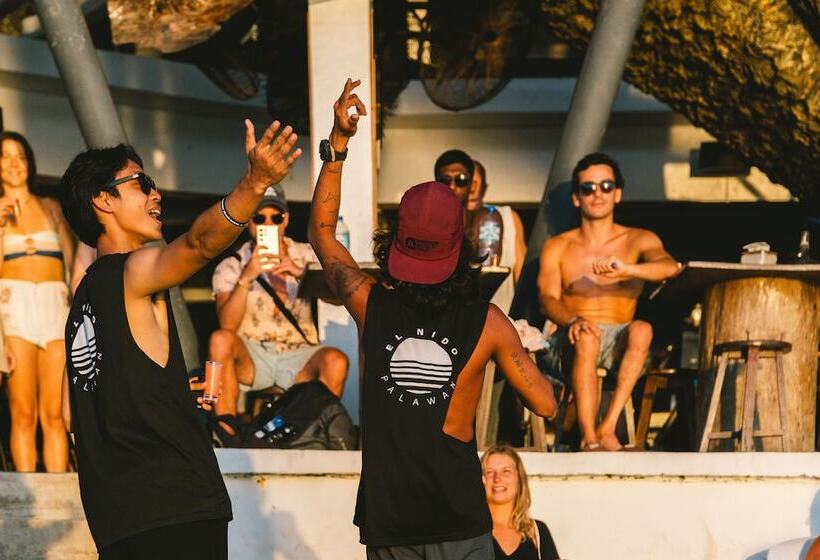 Hotel Outpost Beach Hostel Adults Only