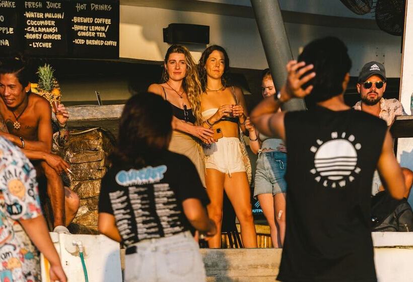 Hotel Outpost Beach Hostel Adults Only