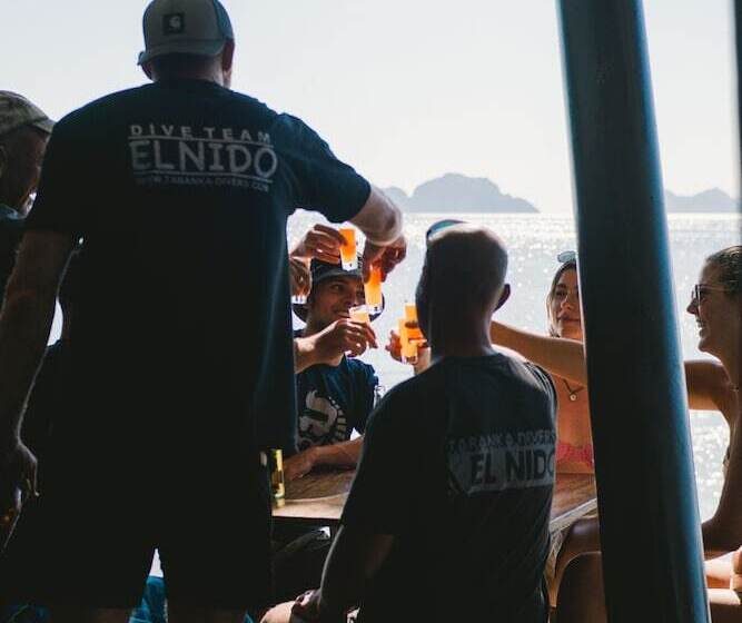 Hotel Outpost Beach Hostel Adults Only