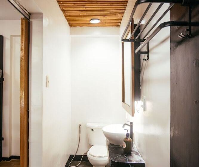 Hotel Outpost Beach Hostel Adults Only