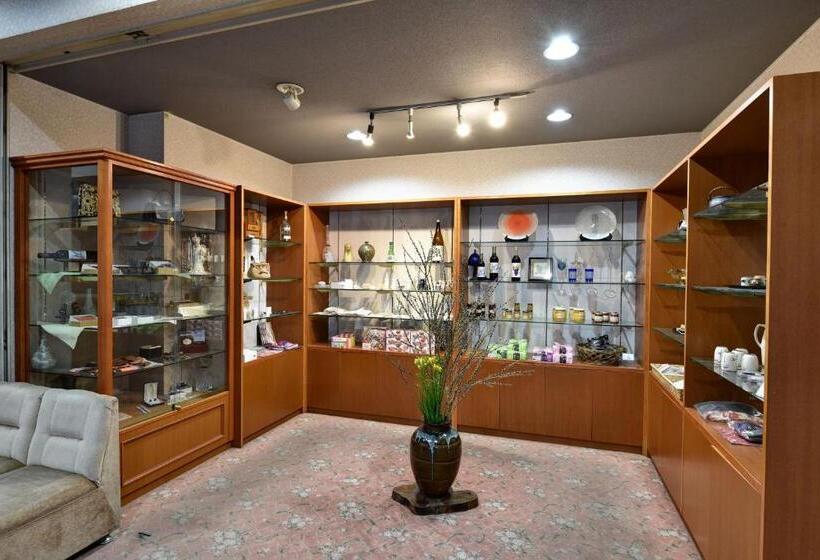 בית מלון כפרי Rakusuien