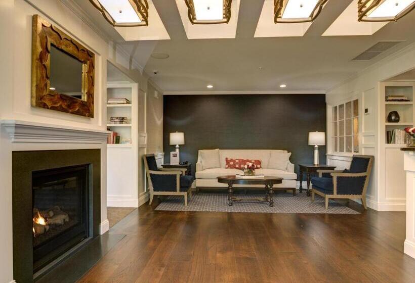 فندق Sag Harbor Inn