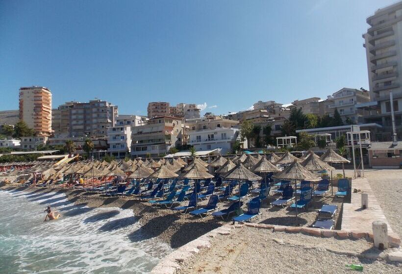 فندق Sunset Suites